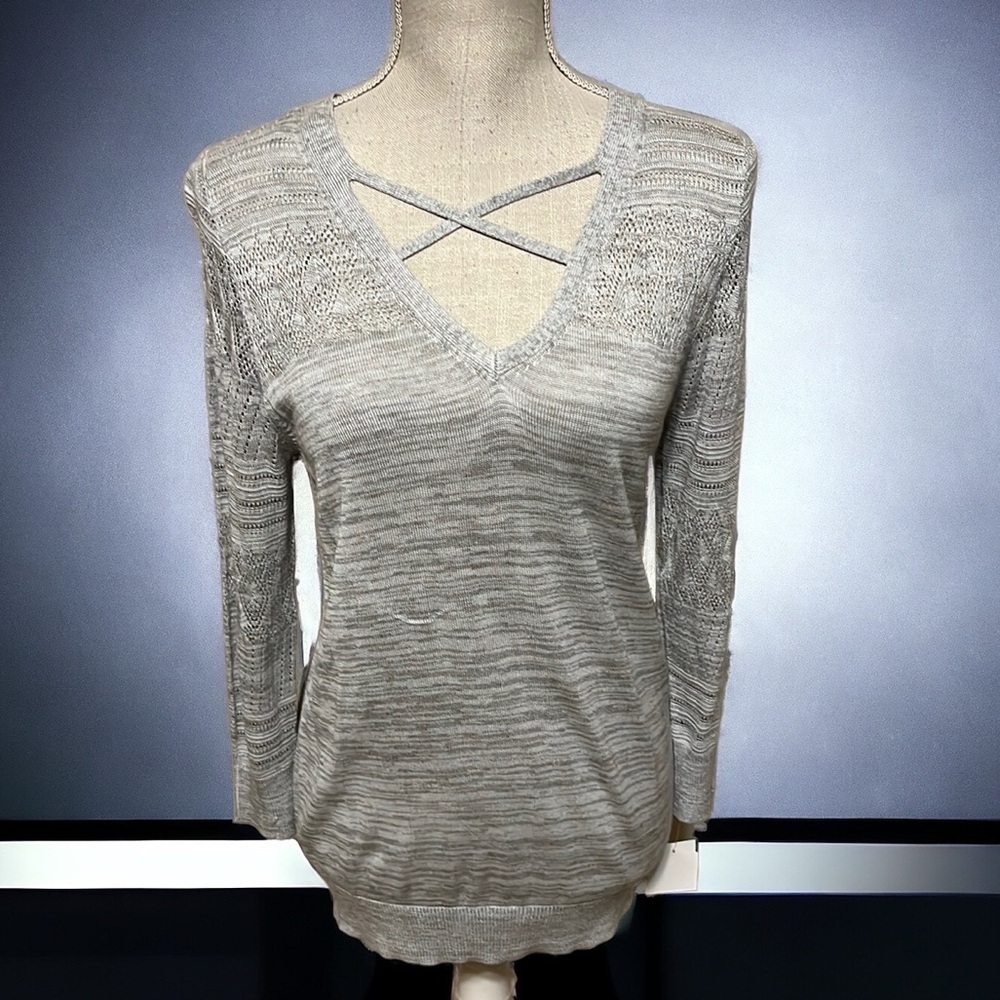 Lety & Me gray top. Size small